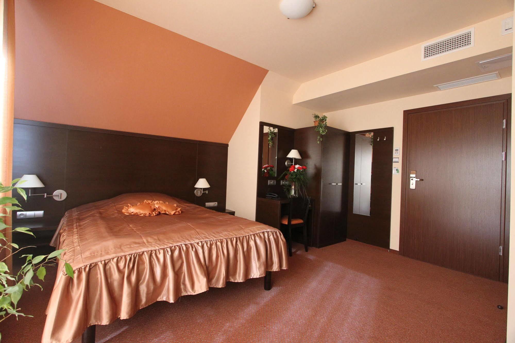 Hotel Na Rogatce Lublin Exterior photo